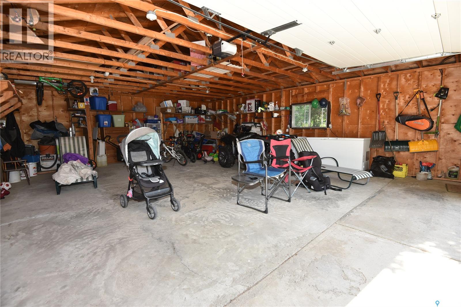 309 Watson CRESCENT - 44