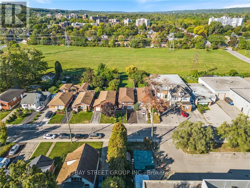 66 EWEN ROAD - Image 3