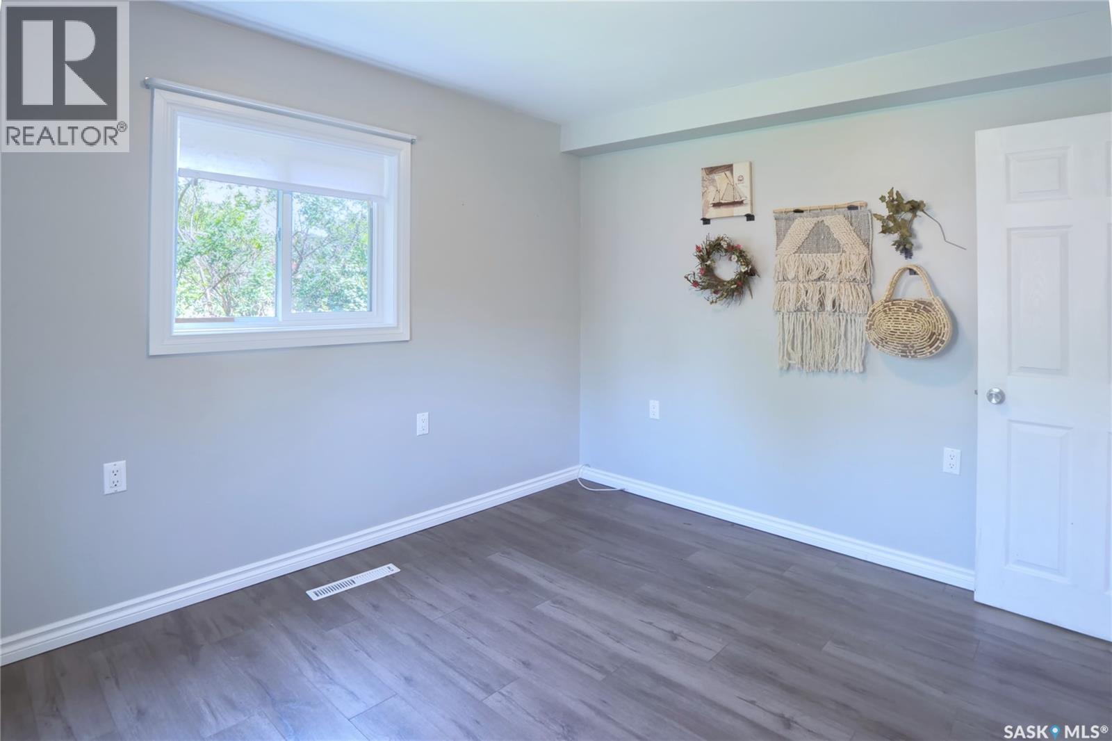 568 Athabasca STREET E — photo 10