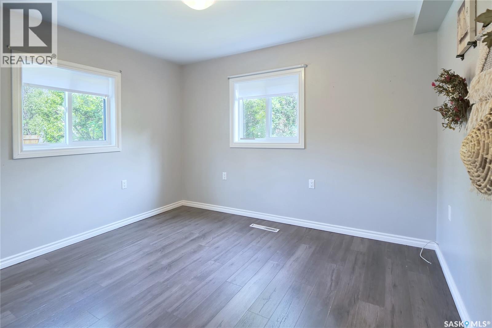 568 Athabasca STREET E — photo 9
