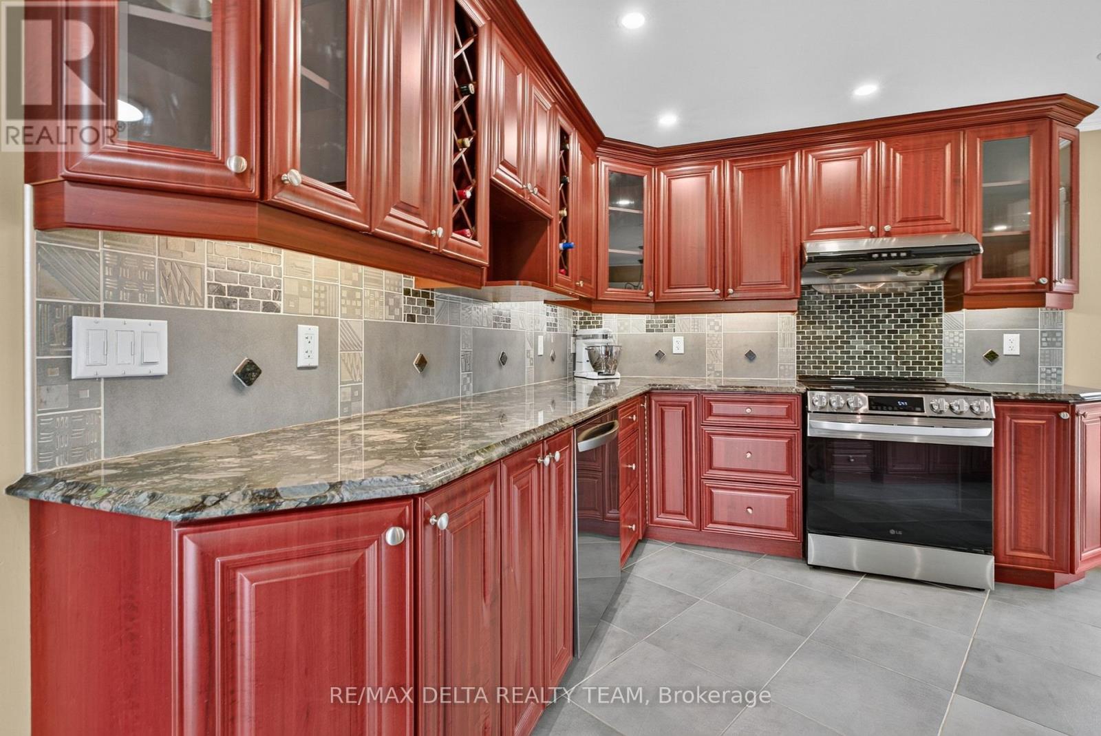 1821 CH BERCIER ROAD - 26