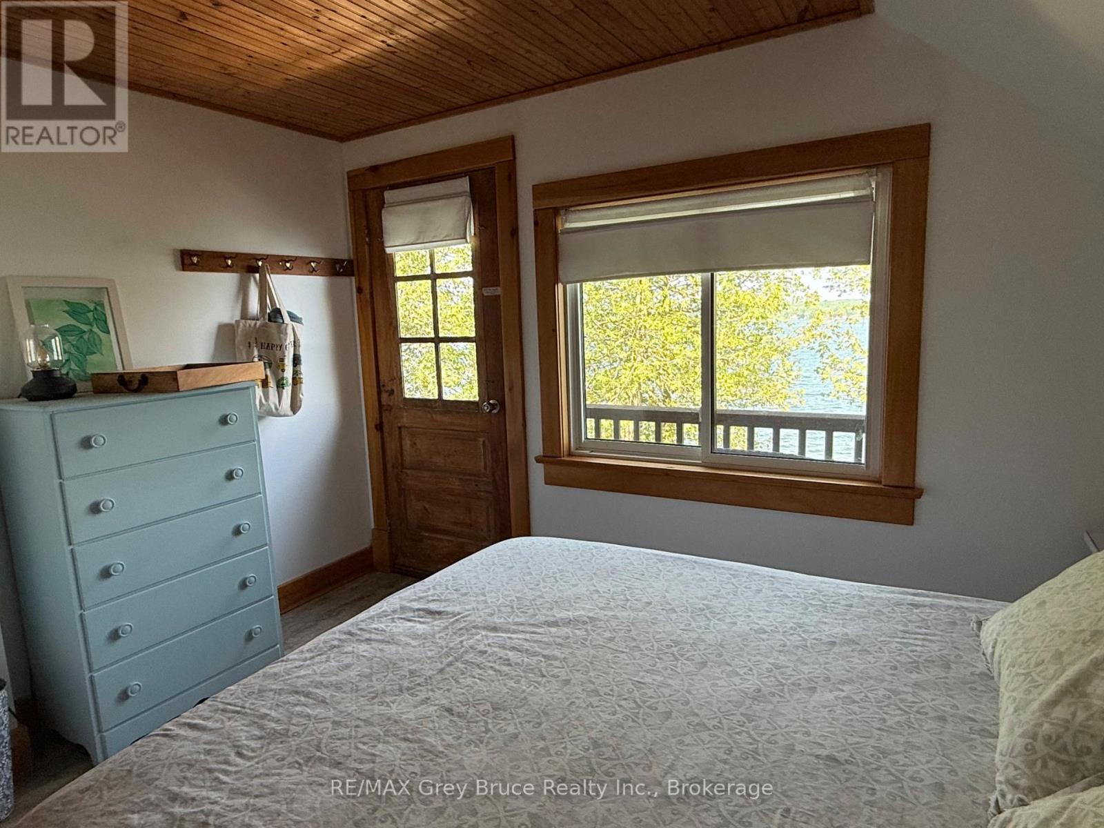 148 SUNNYVIEW DRIVE - 18