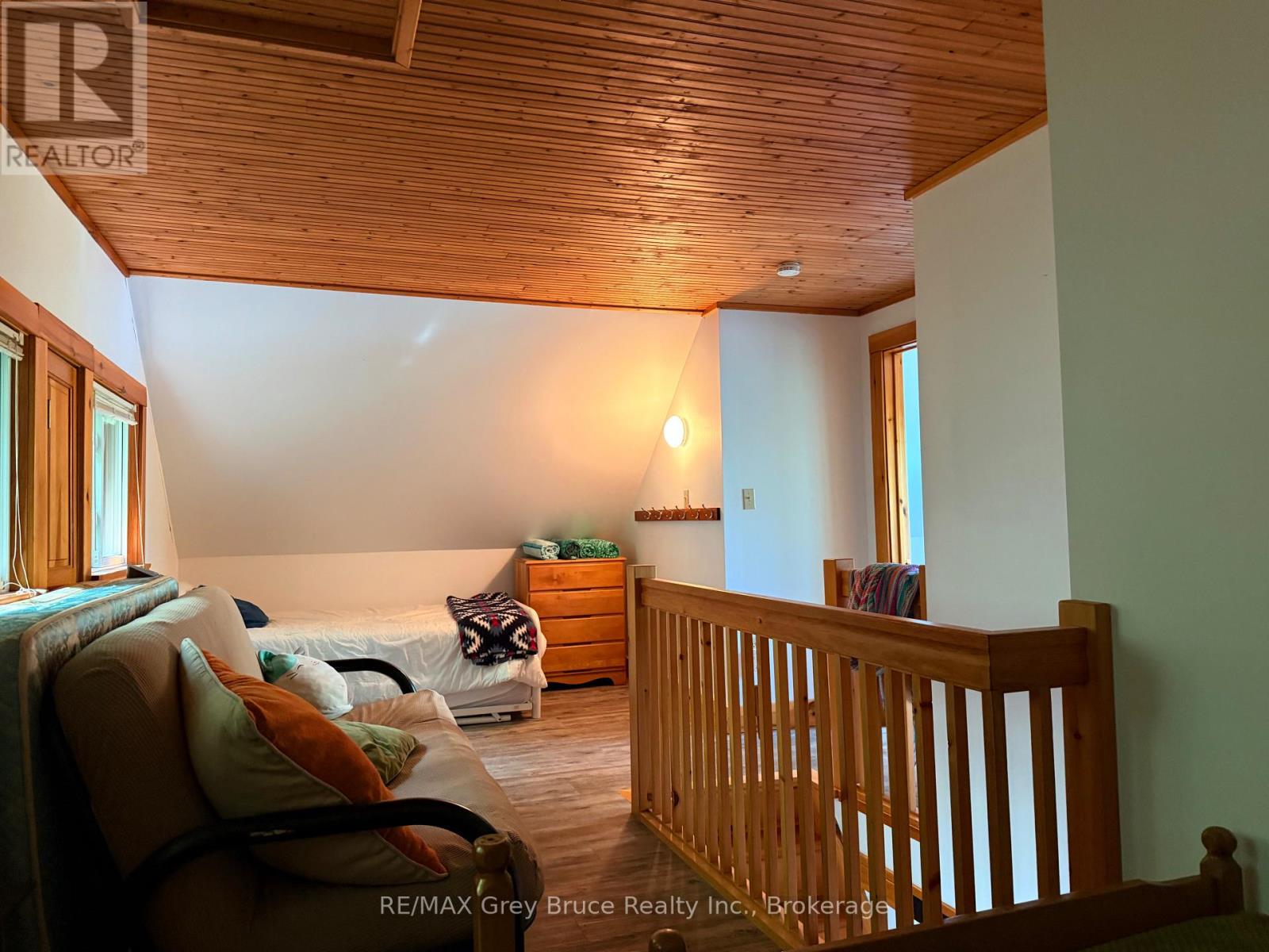 148 SUNNYVIEW DRIVE - 22