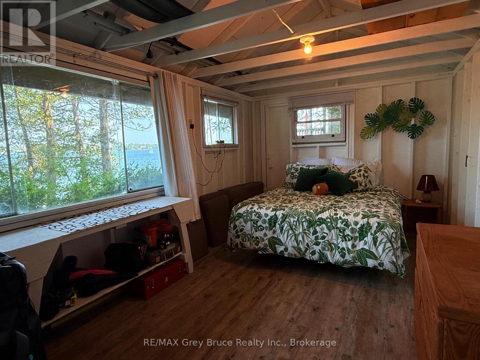 148 SUNNYVIEW DRIVE - 30