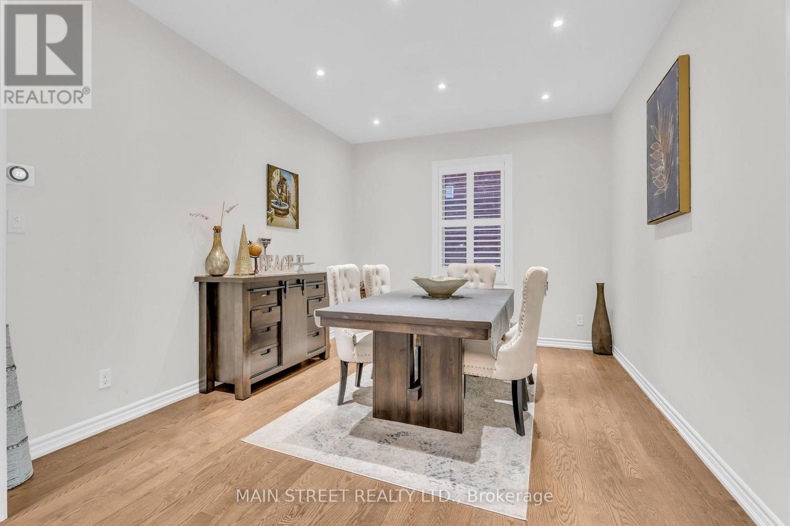 6 LEADEN HALL DRIVE - 8