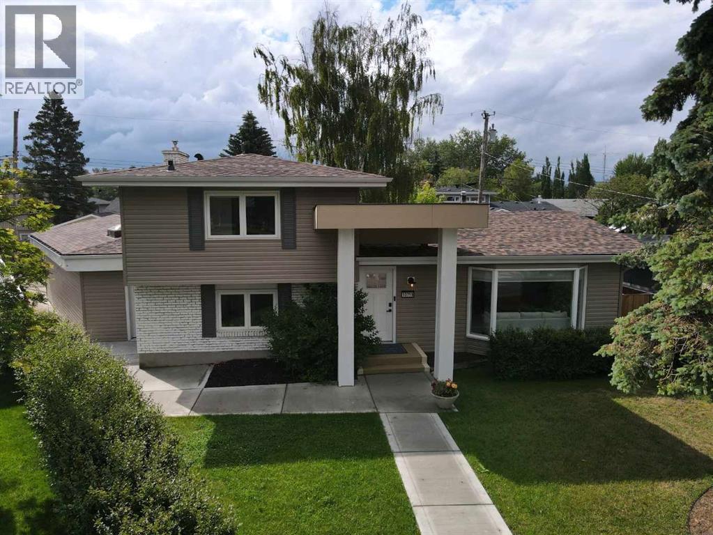 10719 Mapleglen Crescent SE — photo 48