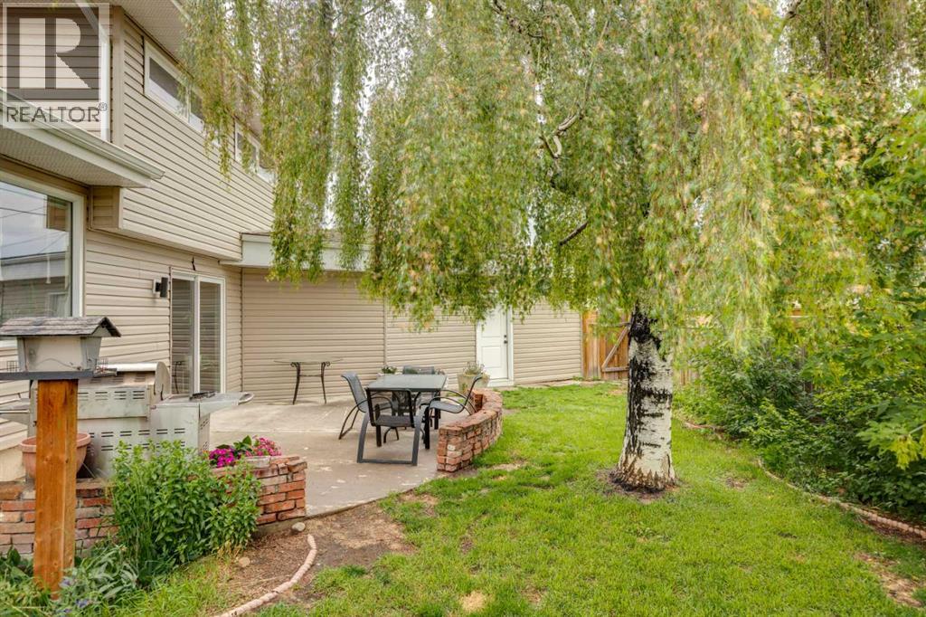 10719 Mapleglen Crescent SE — photo 46