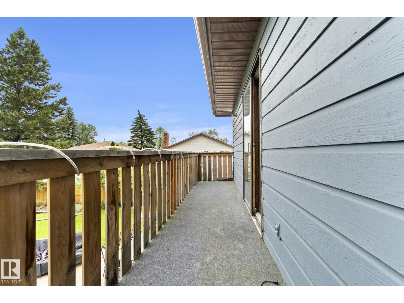 2 LAURISTON PL - 33