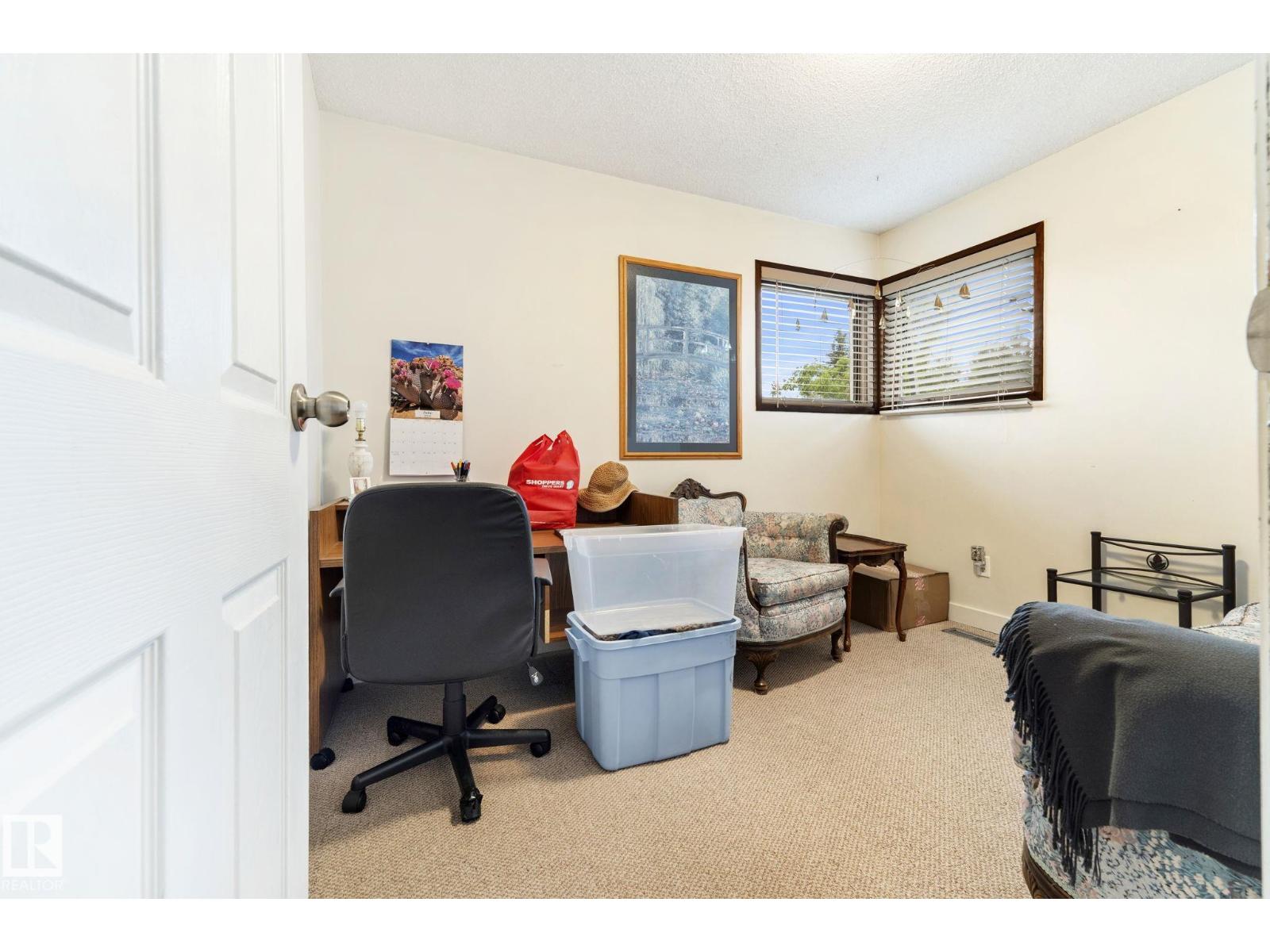2 LAURISTON PL - 34