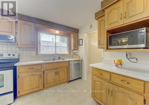 141 HAZELGLEN DRIVE - 16