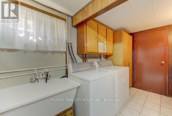 141 HAZELGLEN DRIVE - 32