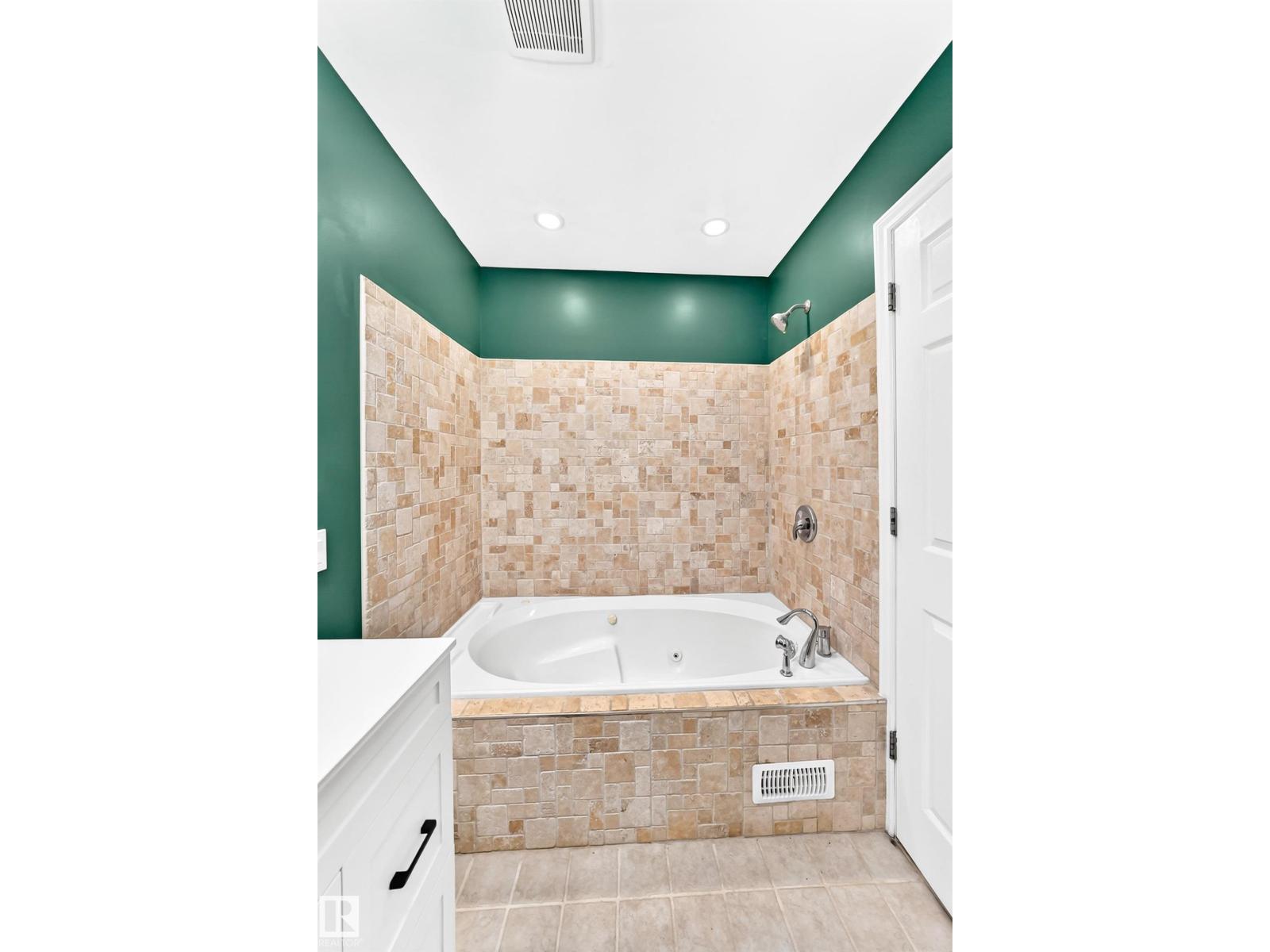 1763 48A ST NW - 22