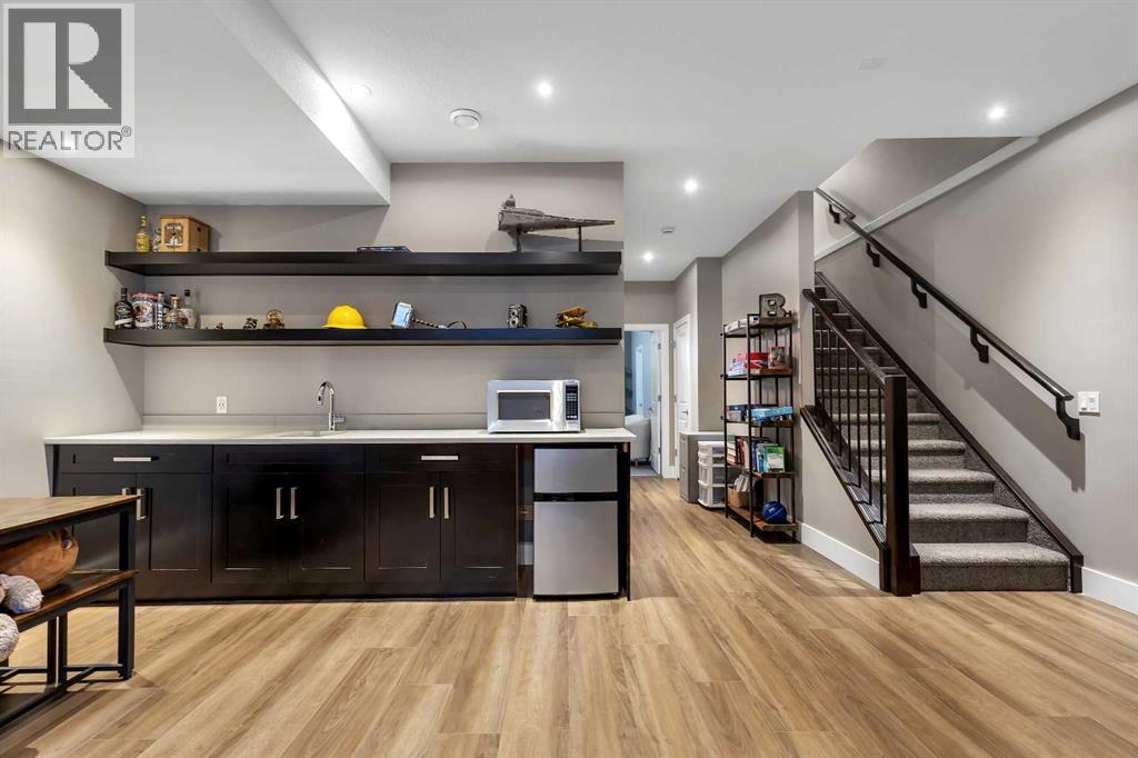 444 25 Avenue NW — photo 39