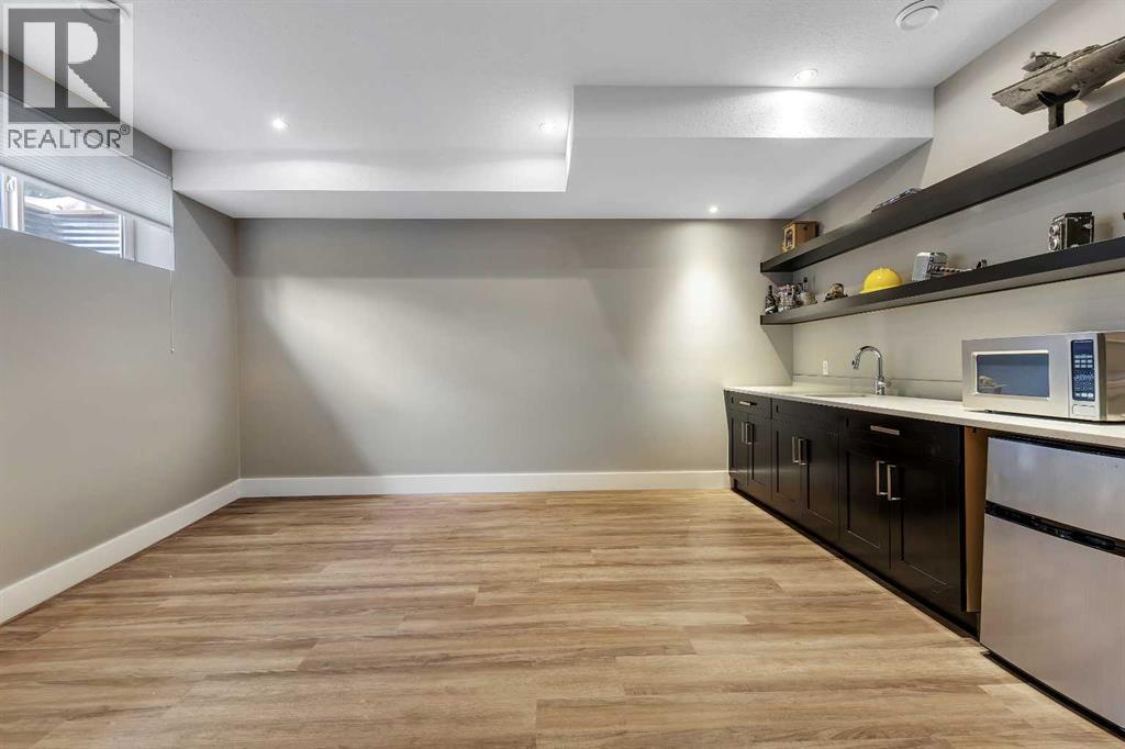 444 25 Avenue NW — photo 38