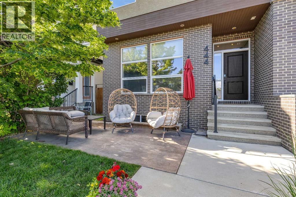 444 25 Avenue NW - photo 3