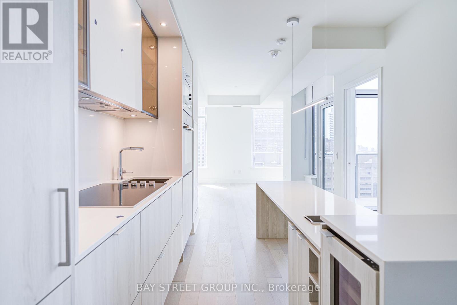#2312 11 YORKVILLE AVENUE - 11