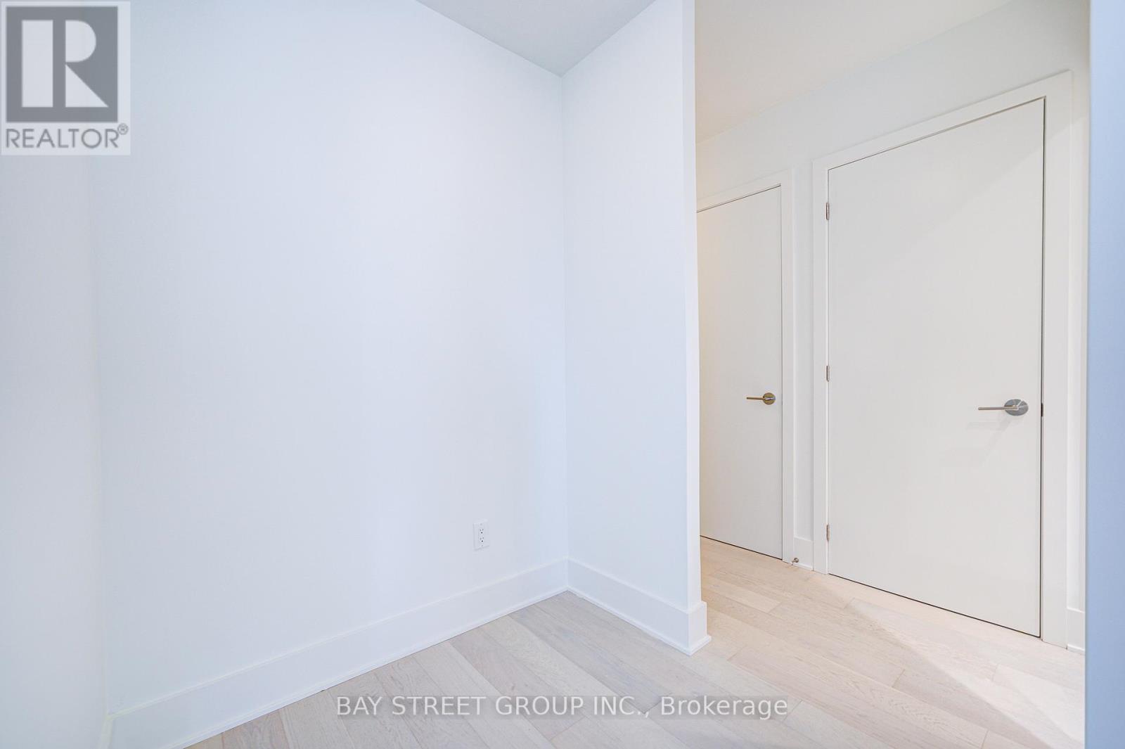 #2312 11 YORKVILLE AVENUE - 12