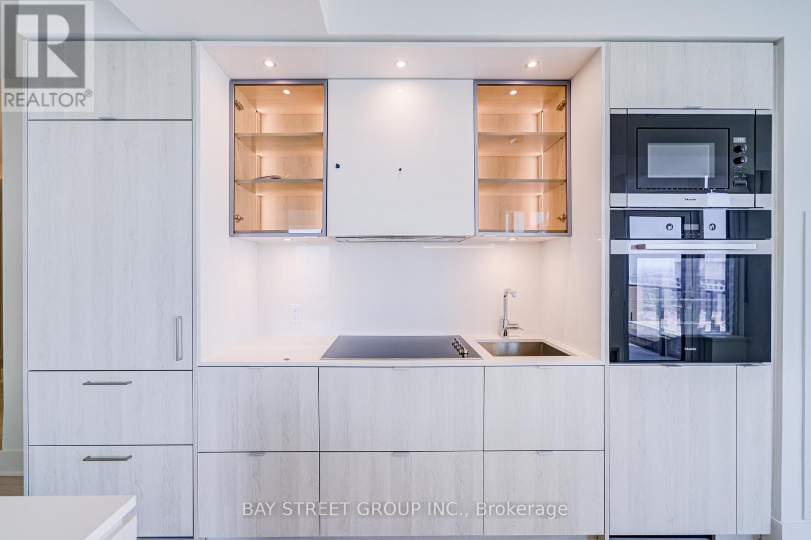 #2312 11 YORKVILLE AVENUE - 13