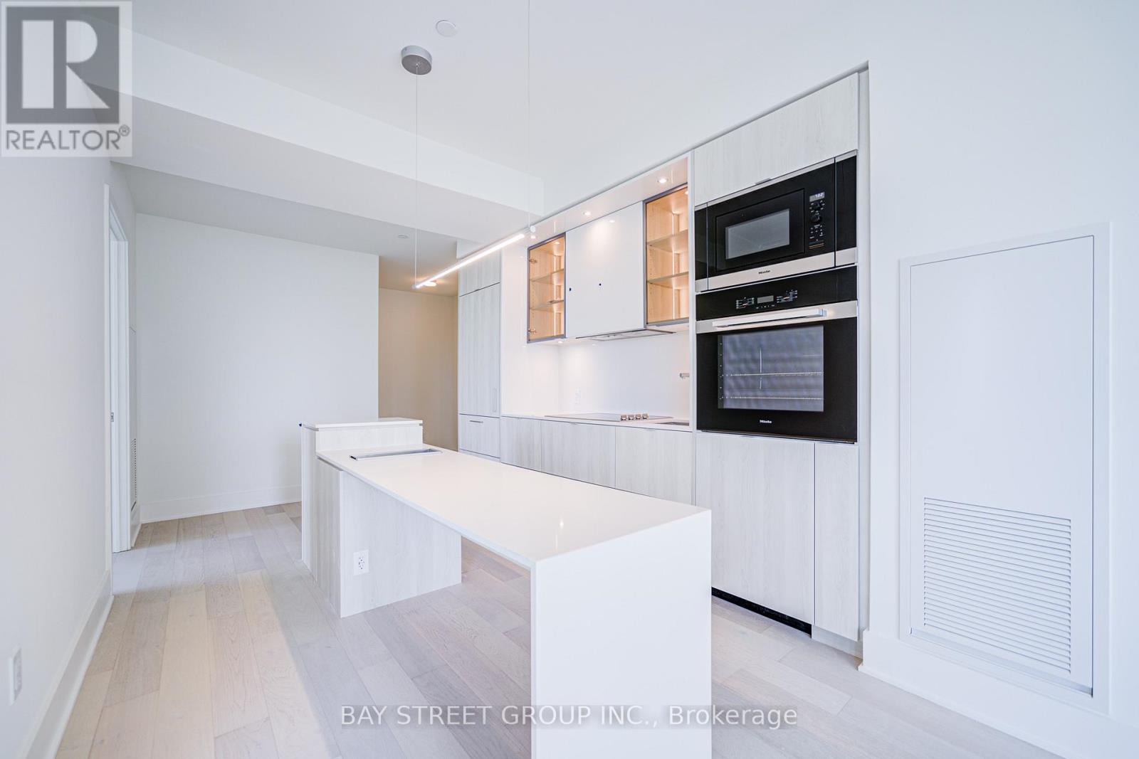 #2312 11 YORKVILLE AVENUE - 14