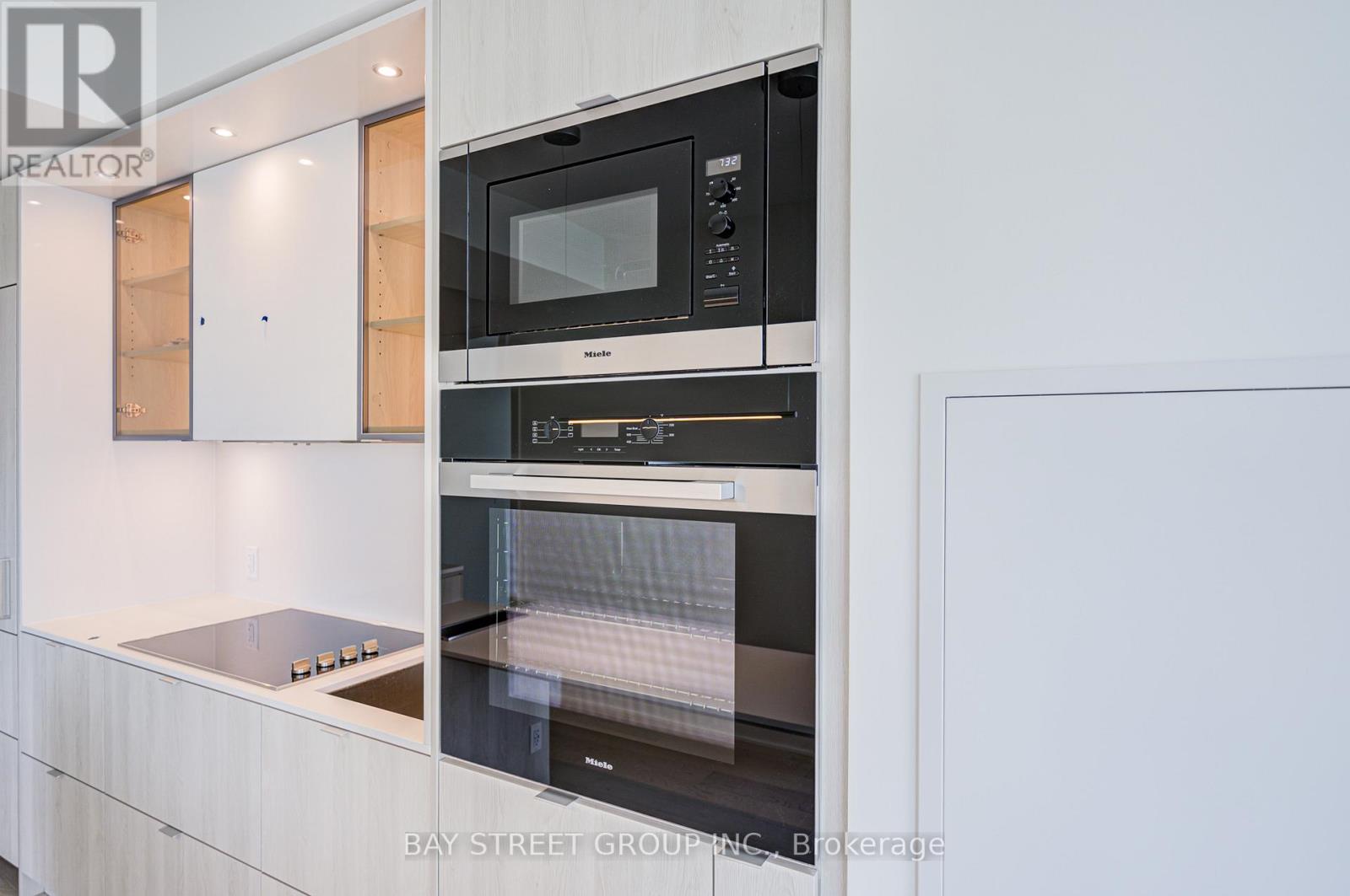 #2312 11 YORKVILLE AVENUE - 18