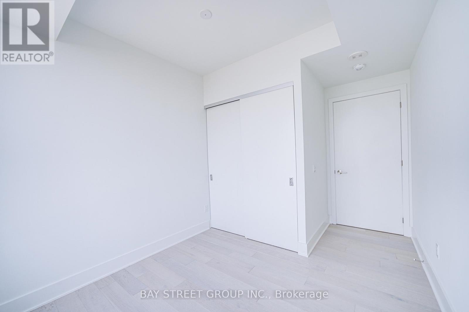 #2312 11 YORKVILLE AVENUE - 29
