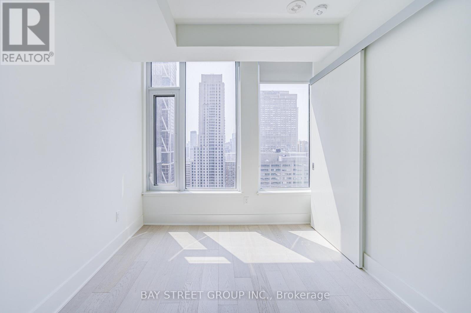 #2312 11 YORKVILLE AVENUE - 34