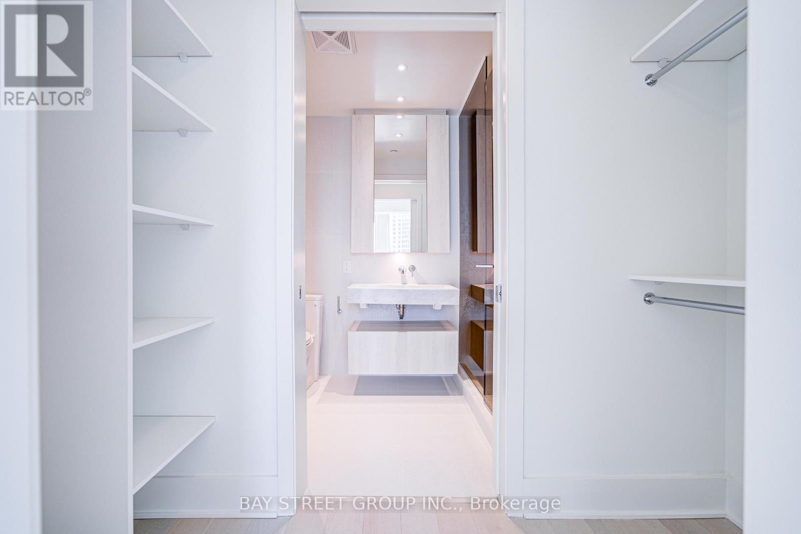 #2312 11 YORKVILLE AVENUE - 37