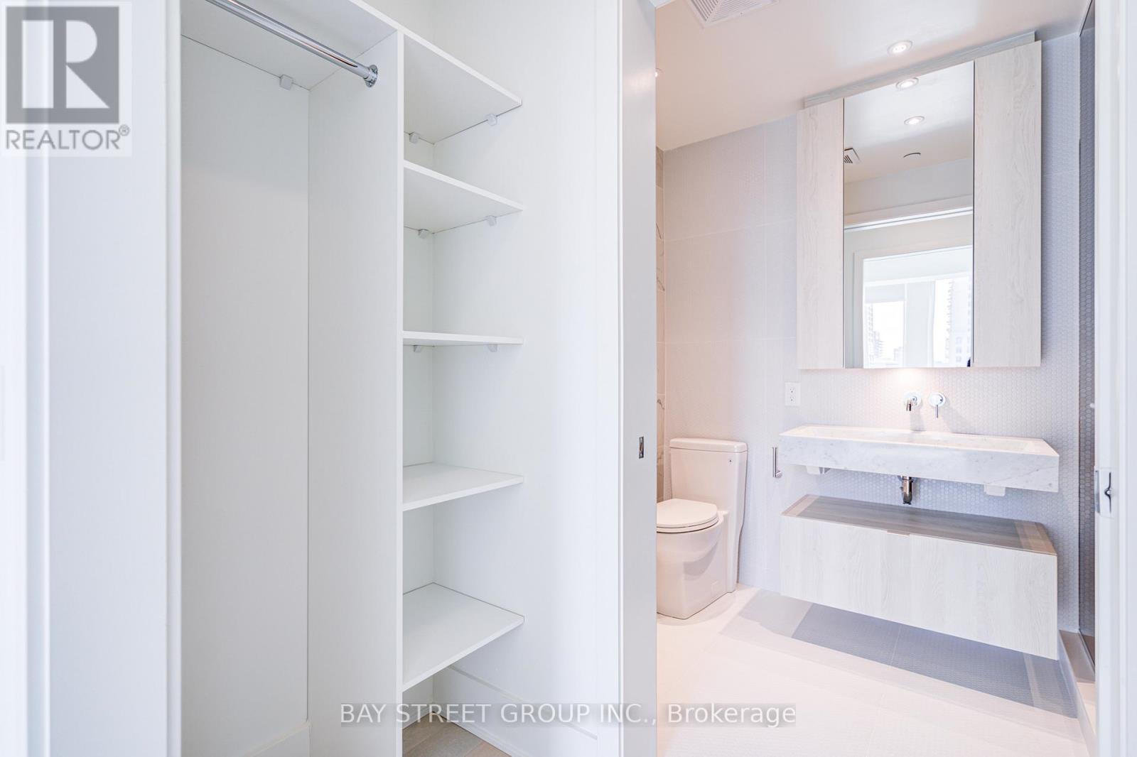 #2312 11 YORKVILLE AVENUE - 38