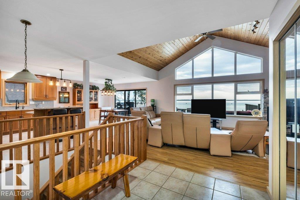275 Poplar Crescent - 8