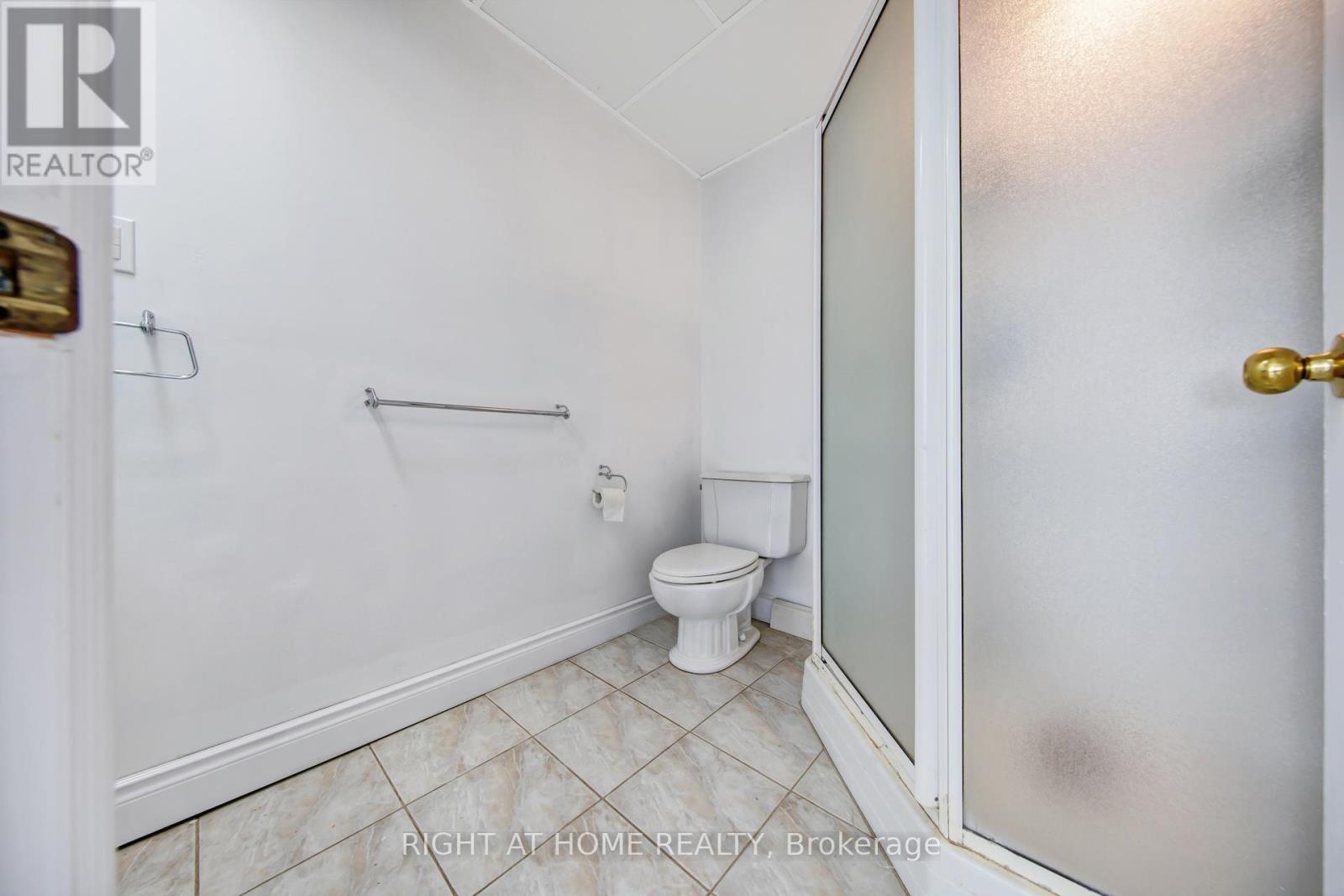 1905 LOCKHART ROAD - 22