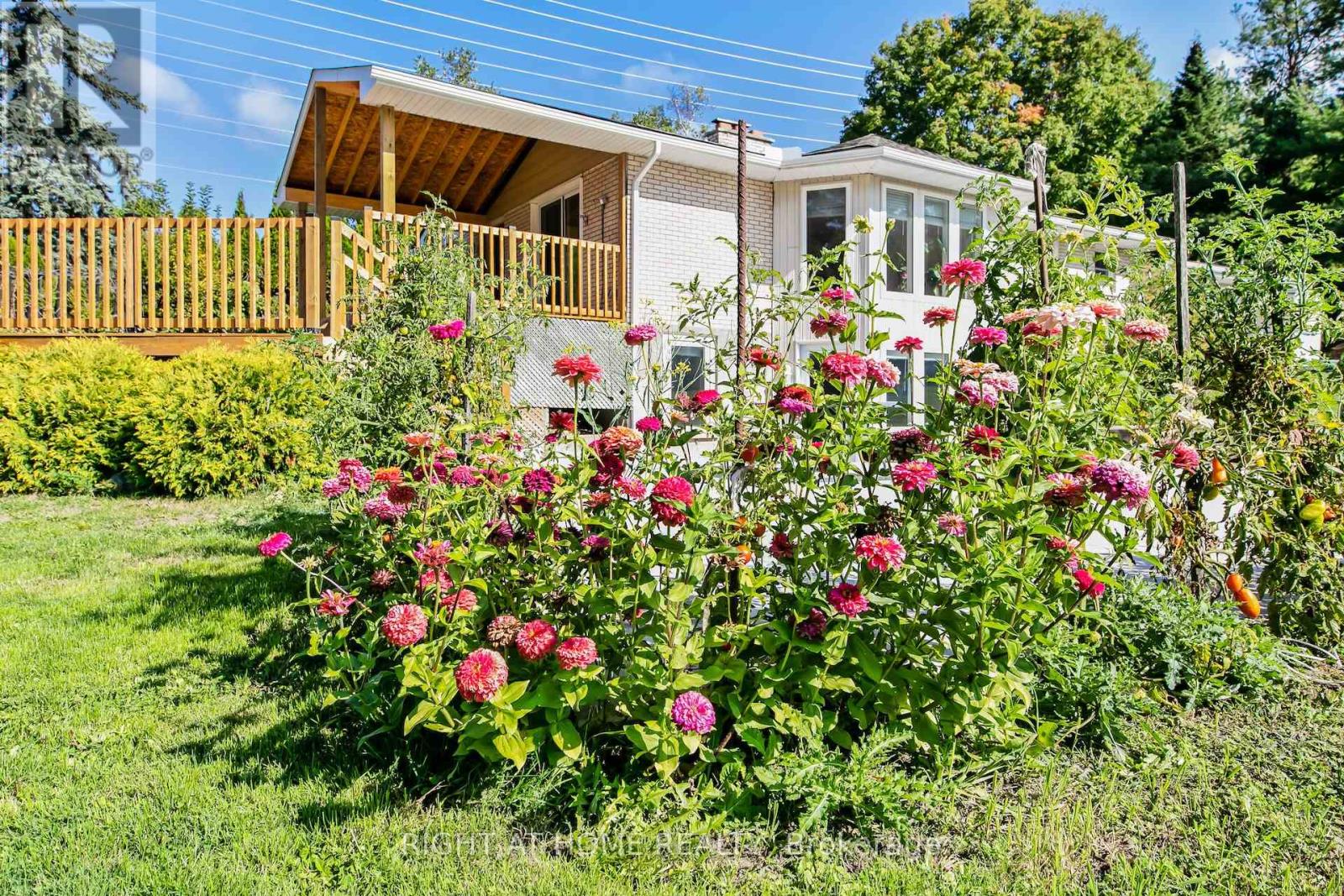 1905 LOCKHART ROAD - 37