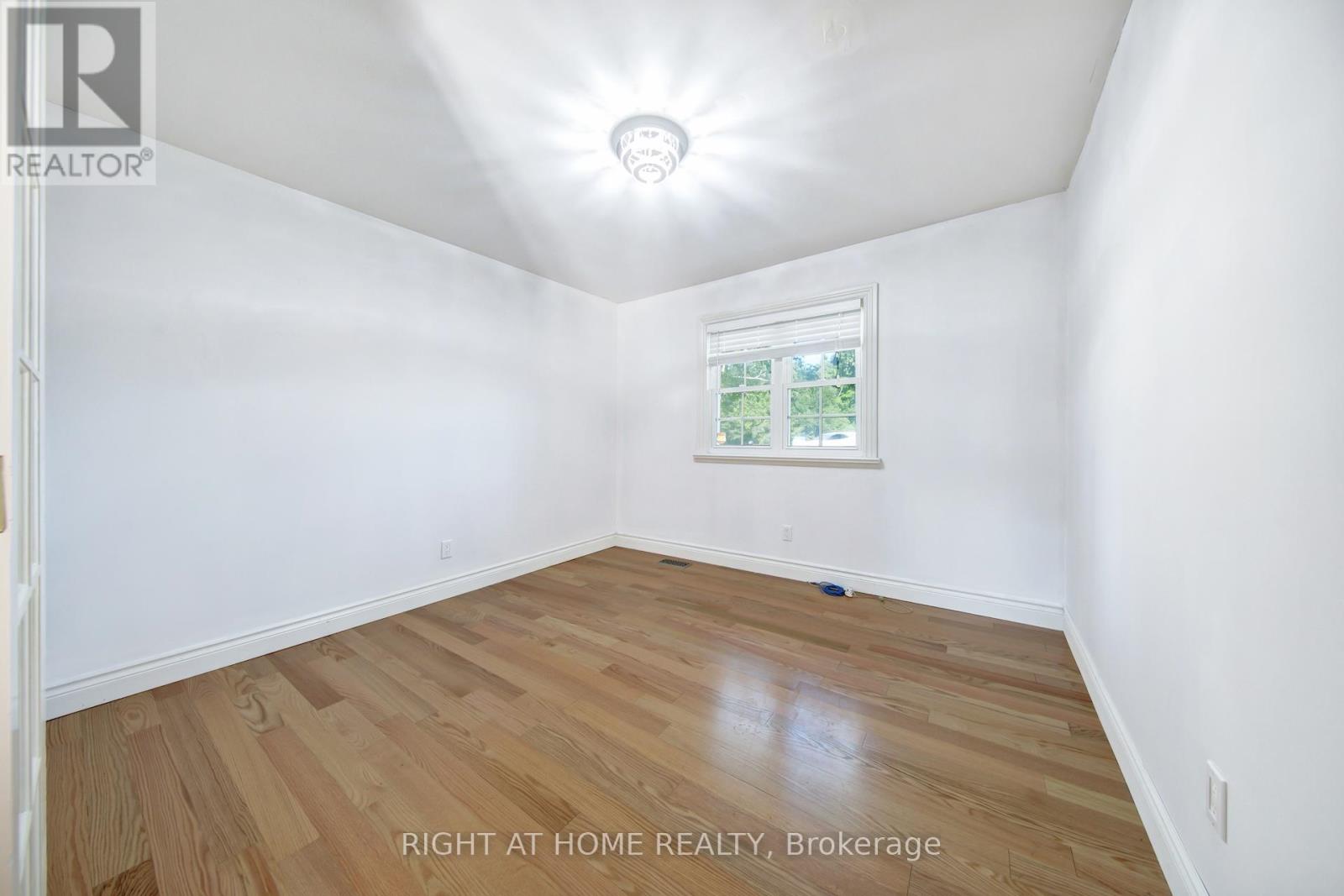 1905 LOCKHART ROAD - 4