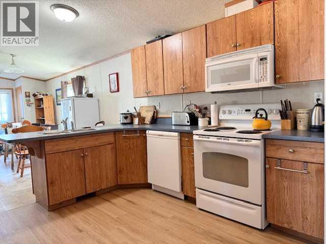 #101, 4819 51 Avenue - 10
