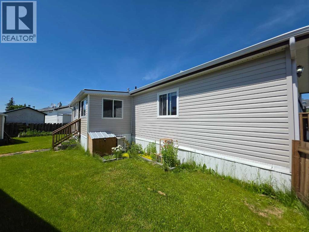 #101, 4819 51 Avenue - 23