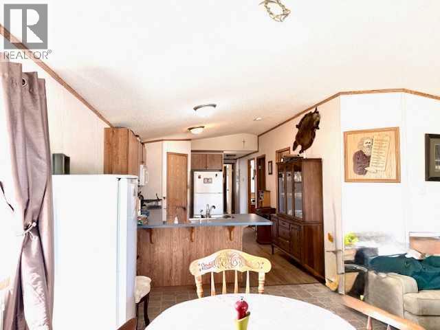 #101, 4819 51 Avenue - 6