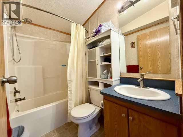 #101, 4819 51 Avenue - 14
