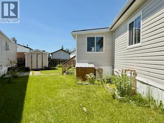 #101, 4819 51 Avenue - 21