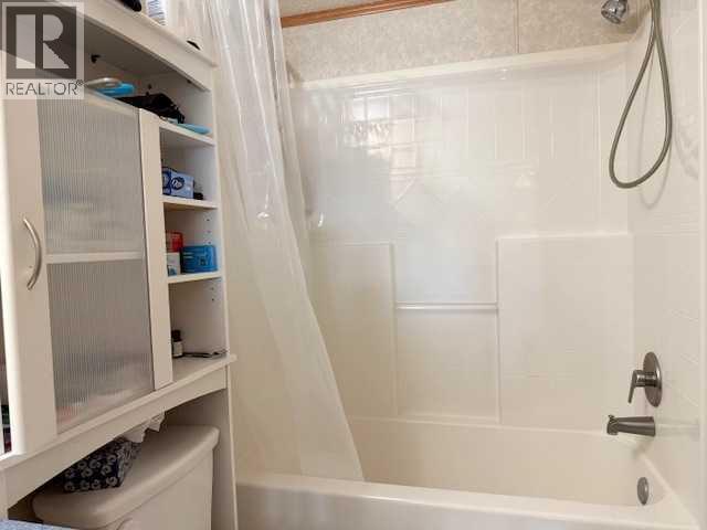 #101, 4819 51 Avenue - 17
