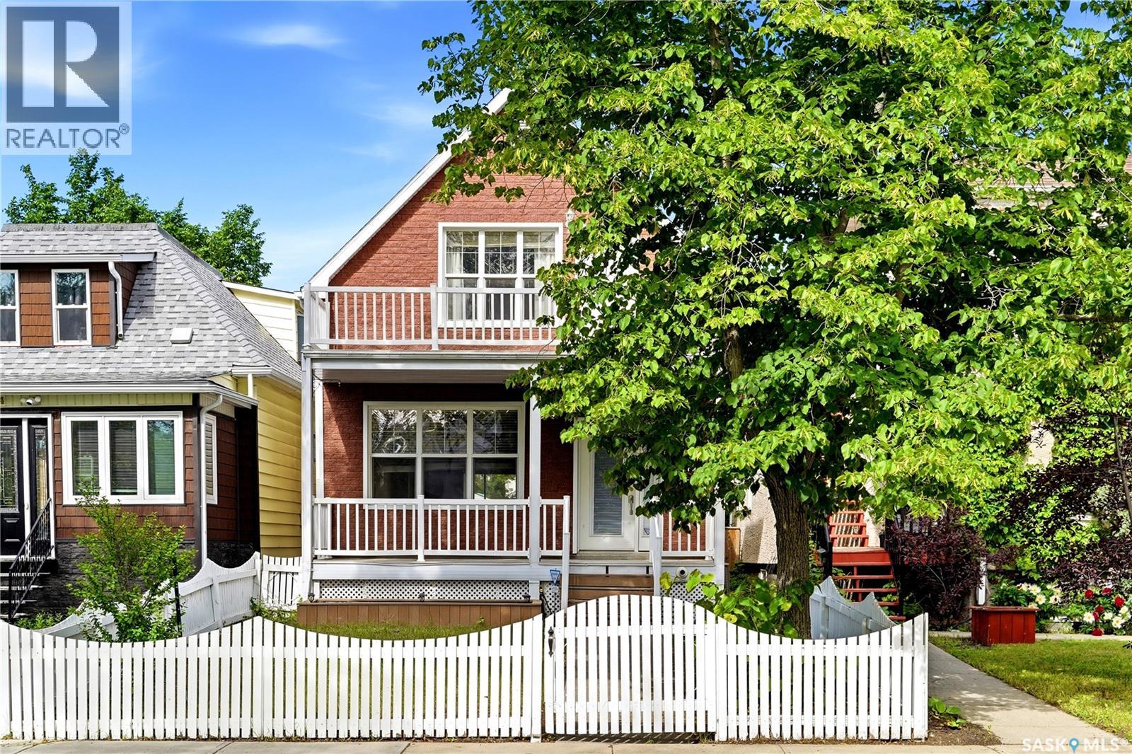 1950 Retallack STREET - 2
