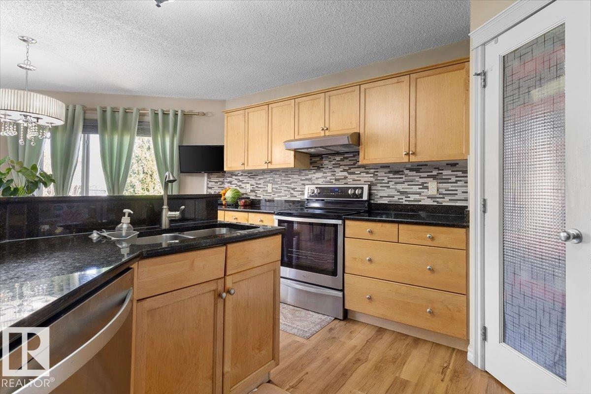 3356 25 Ave NW - 18