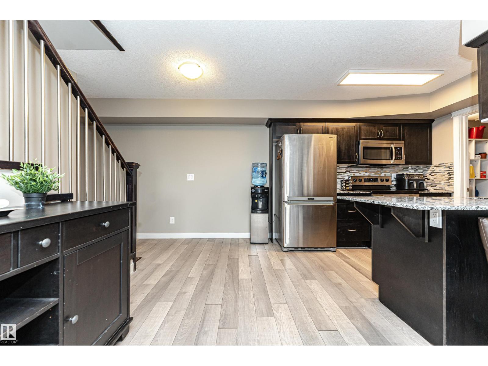 #406 16235 51 ST NW - 31
