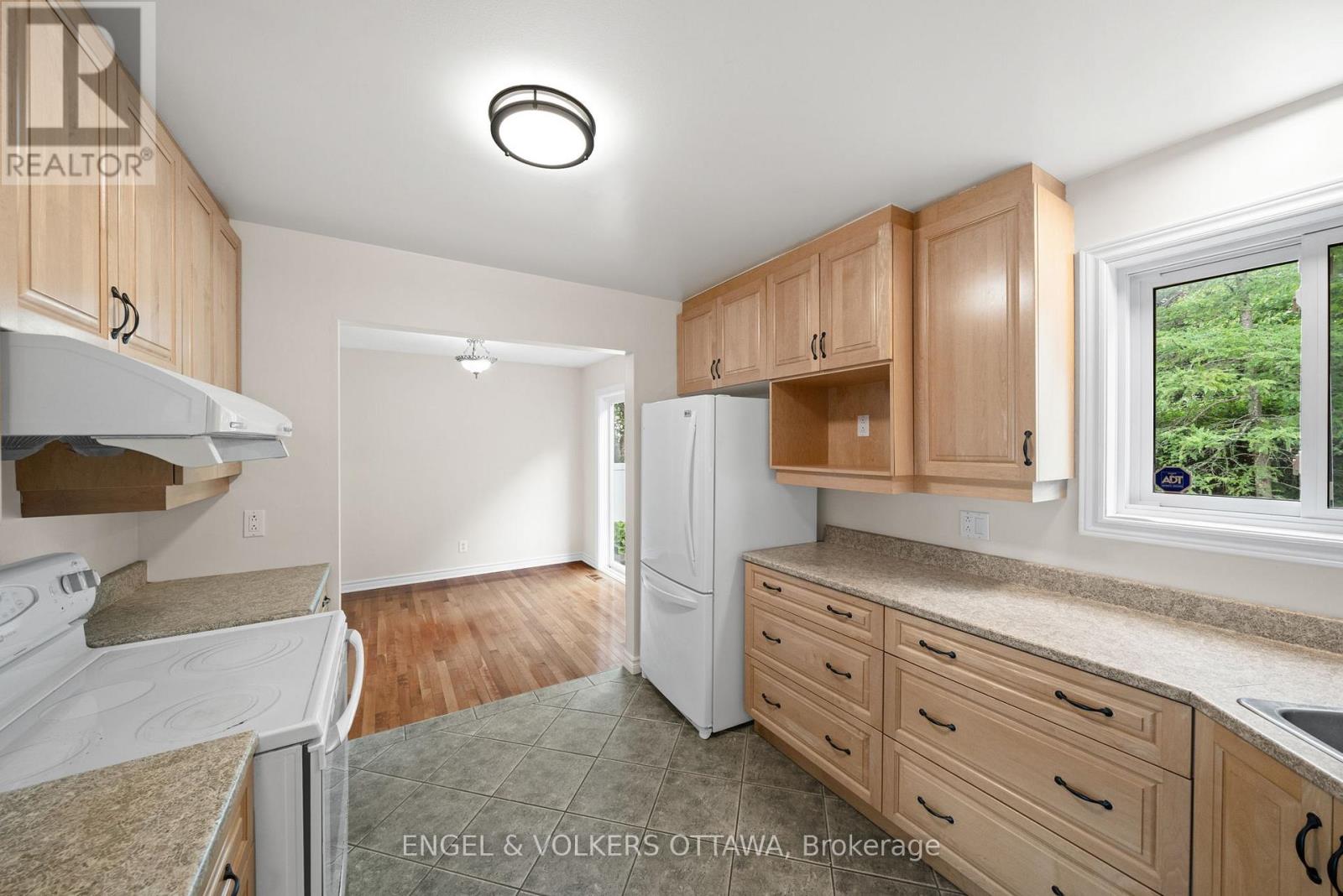25 ANTLER AVENUE - 11