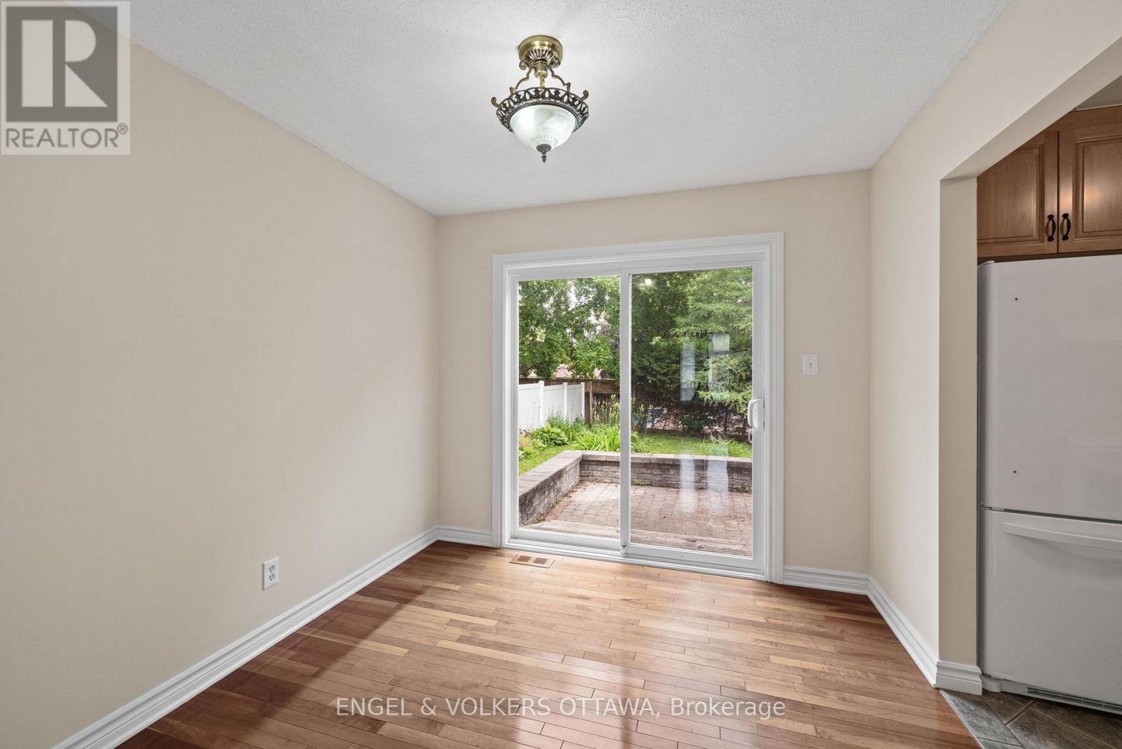 25 ANTLER AVENUE - 17