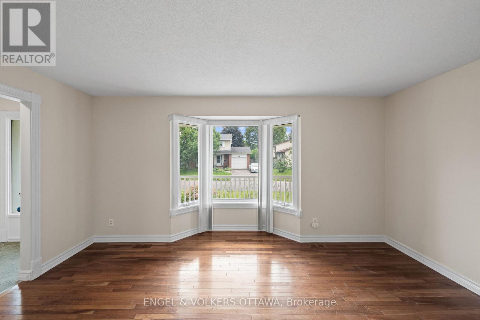 25 ANTLER AVENUE - 22