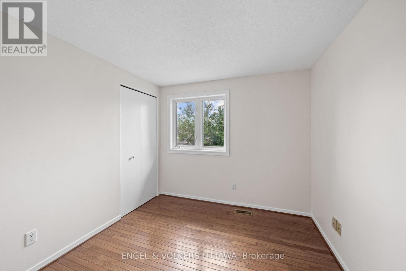 25 ANTLER AVENUE - 34