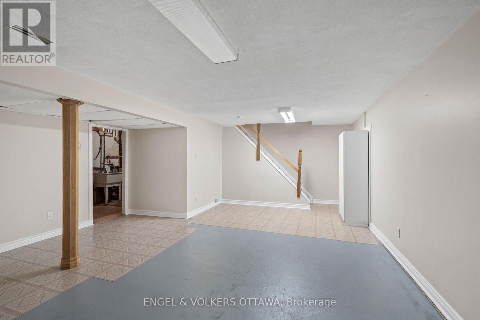 25 ANTLER AVENUE - 38