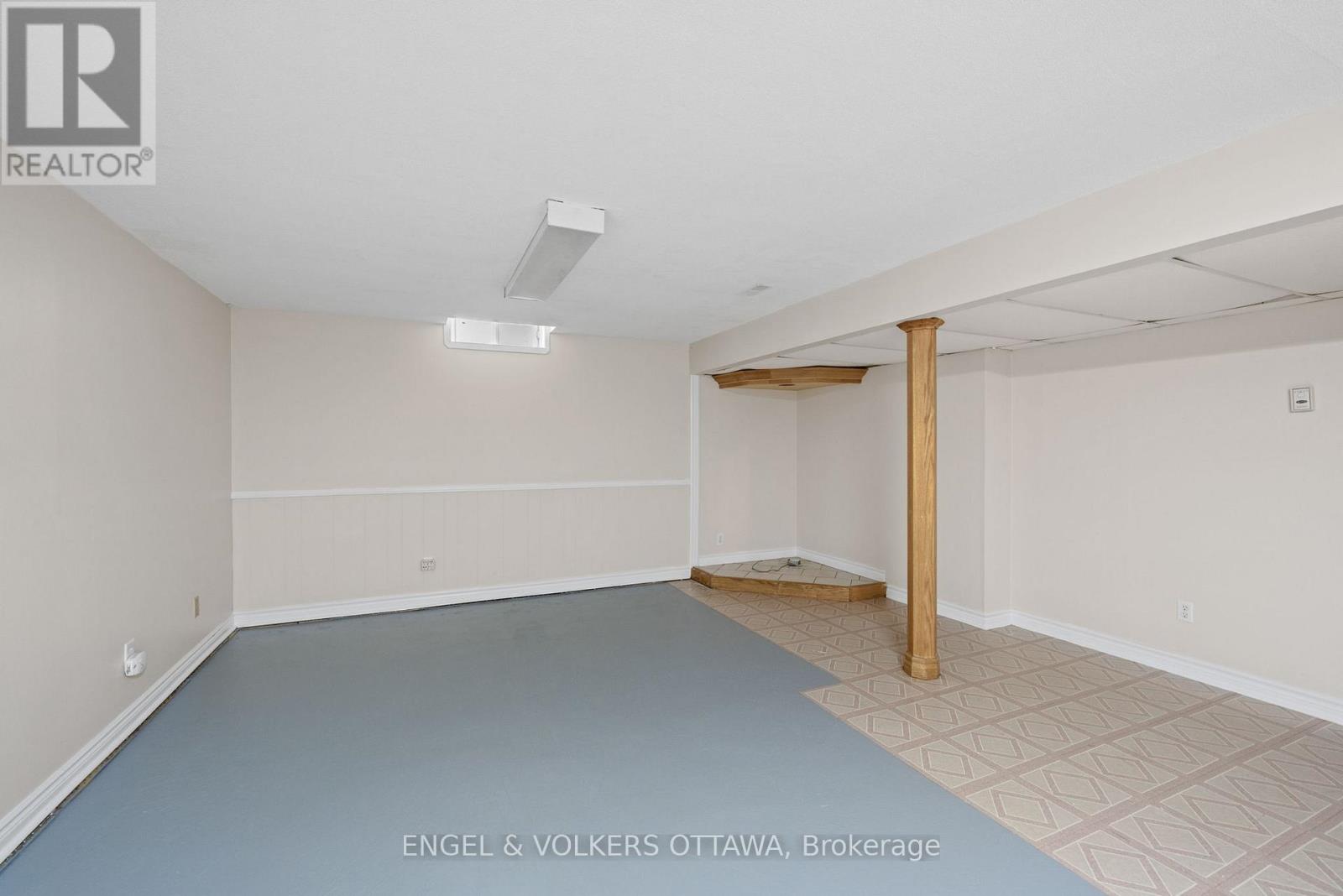 25 ANTLER AVENUE - 40