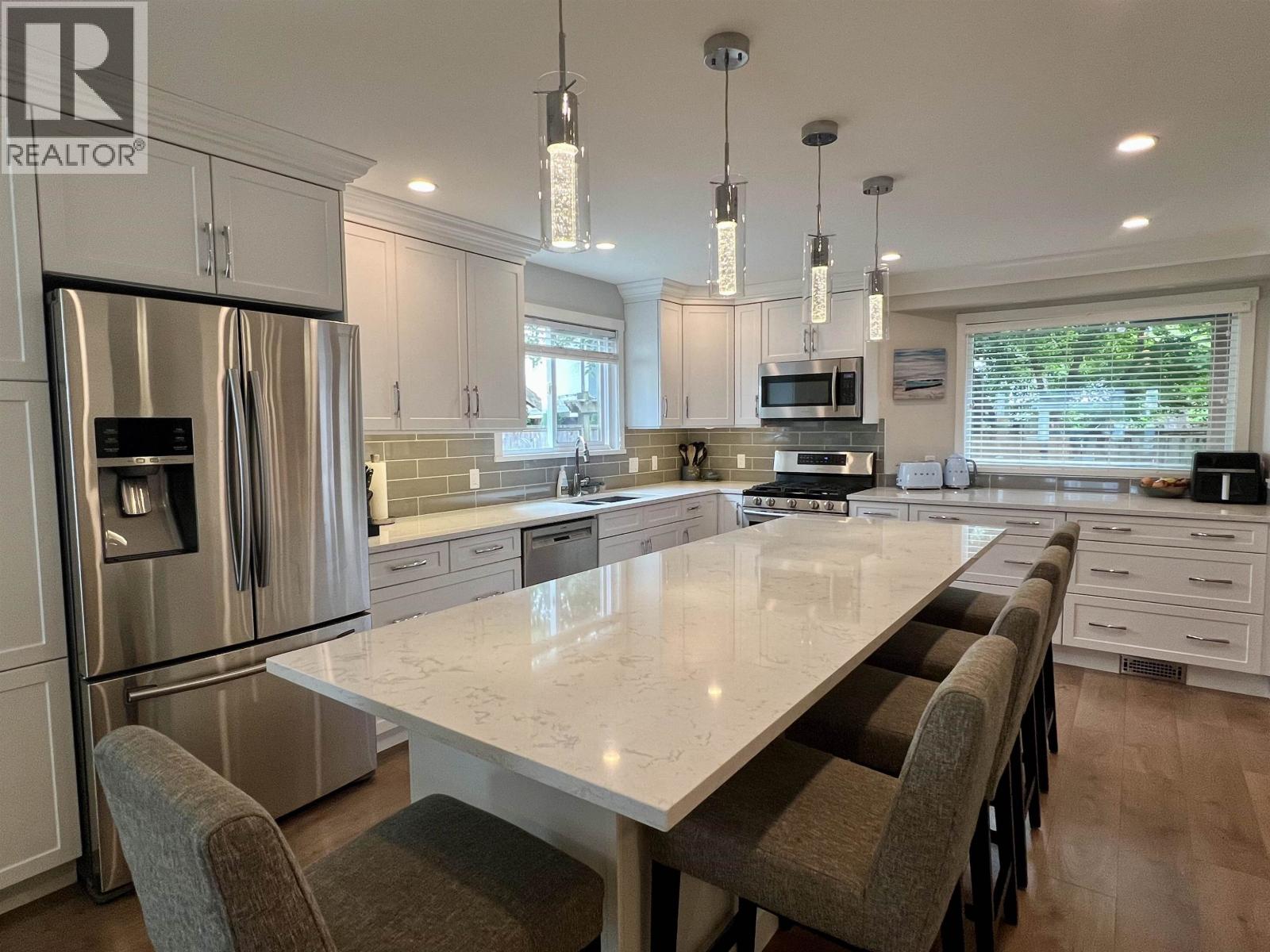1253 BLUFF DRIVE