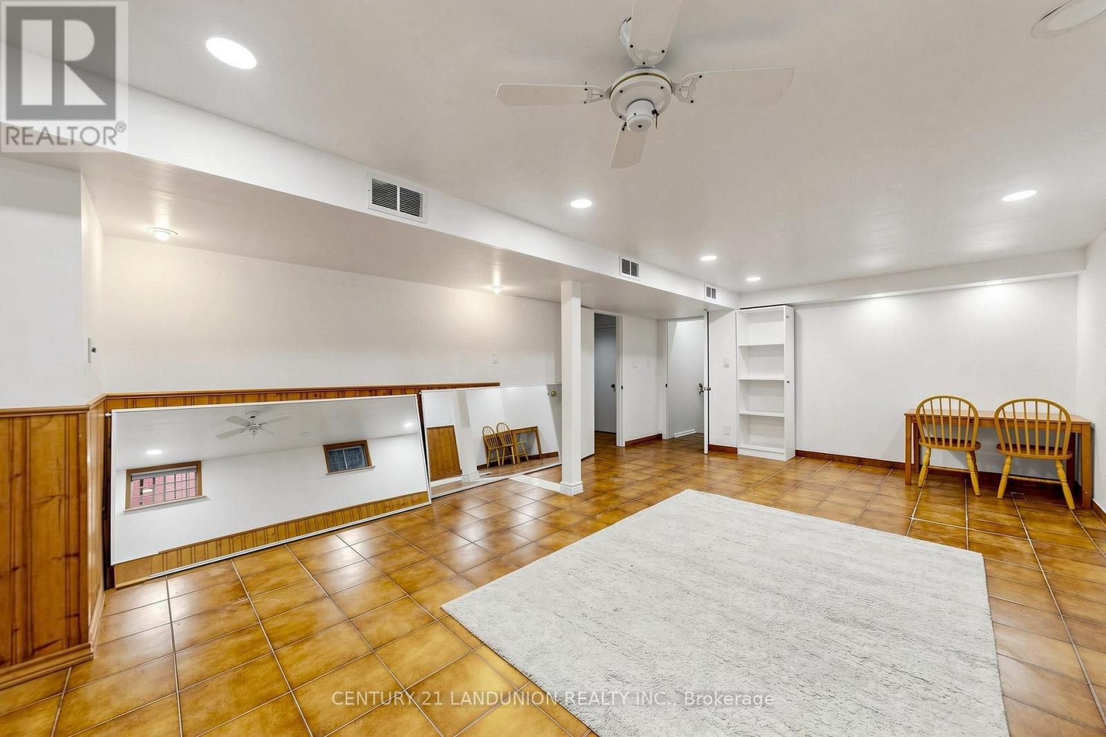 329 ATHA AVENUE - 23
