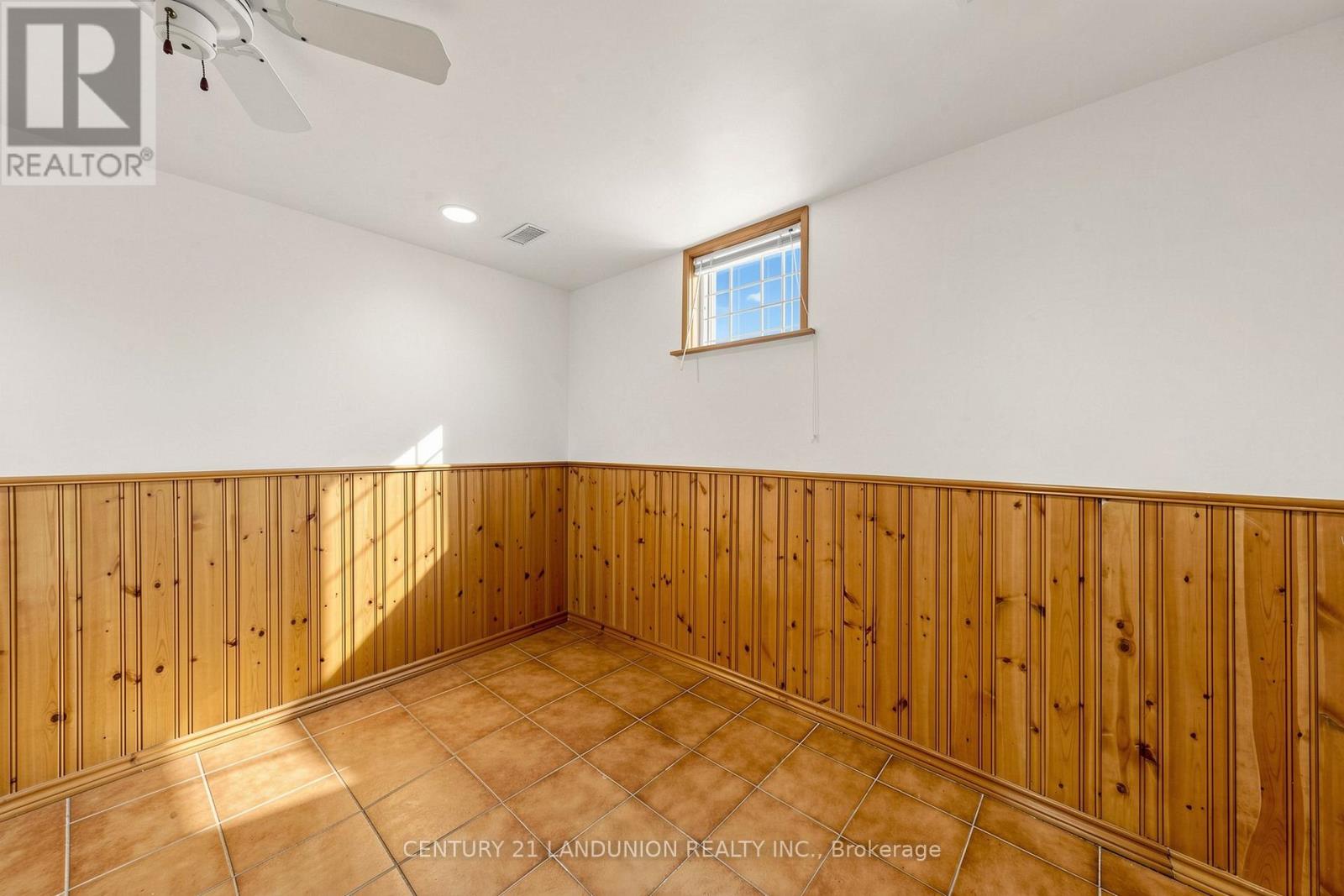329 ATHA AVENUE - 25